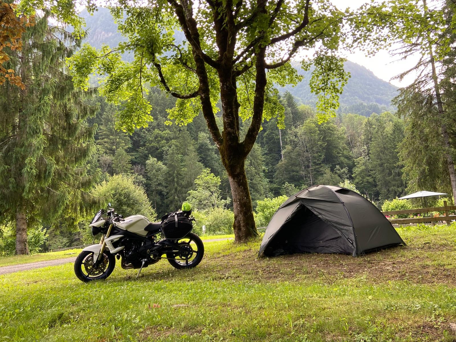 Emplacements tente + voiture/moto 1